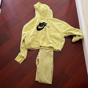 Nike sweatshirt/leggings set
